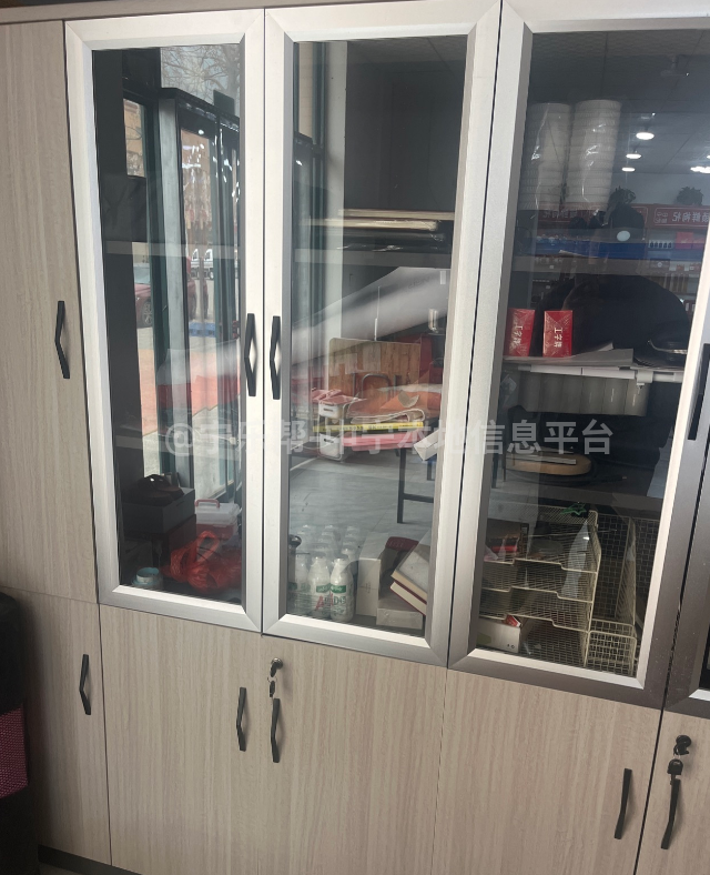 9.5成新办公柜出售可存放文件档案
