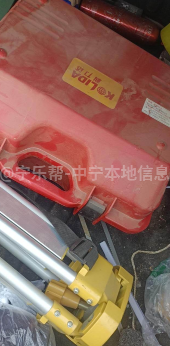 出售一台经纬仪器