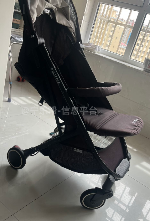 出售逸途婴儿车遛娃神器babycare辅食本人出售婴儿车逸途的，遛娃神器，b