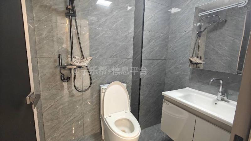 房屋出售因工作调动，殷庄大社区c区，步梯4楼，精装修，现出售