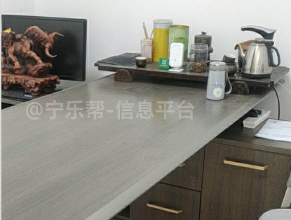 出售2米办公桌带柜子